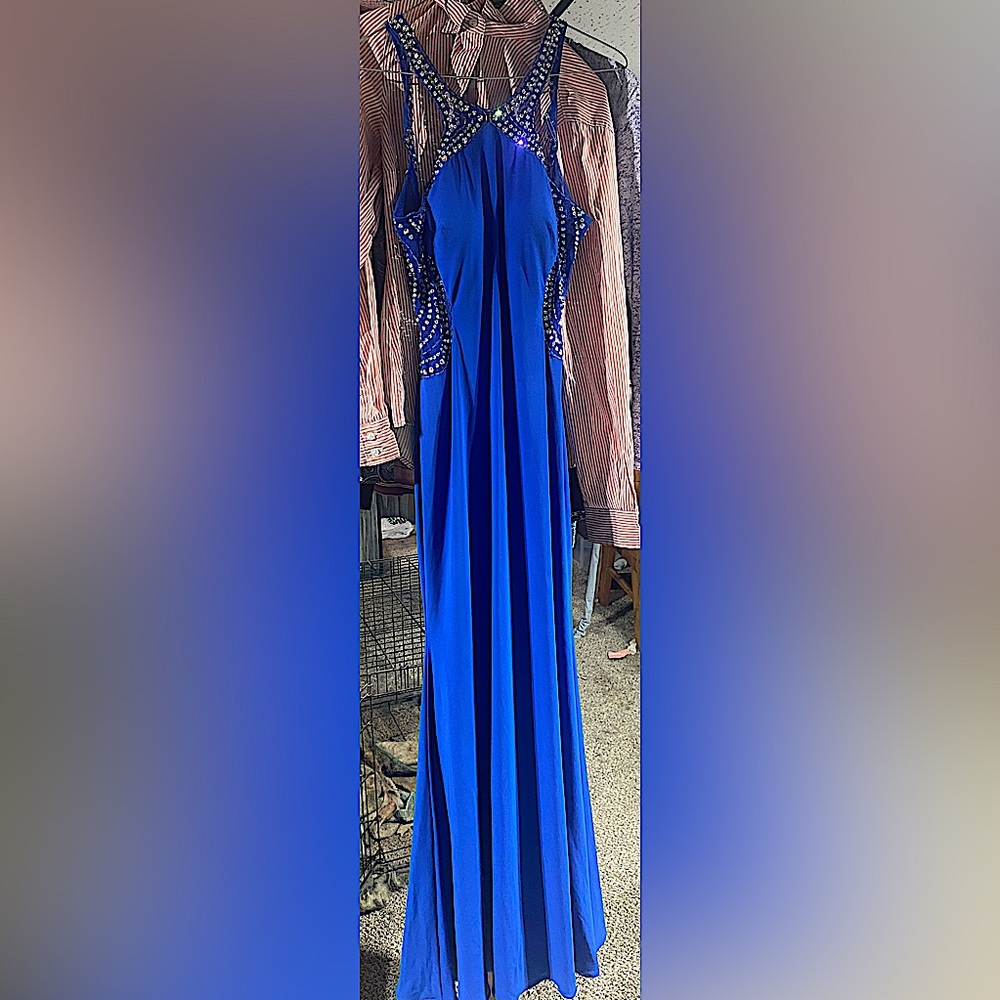 Royal Blue, size 1 prom dress, has an open back